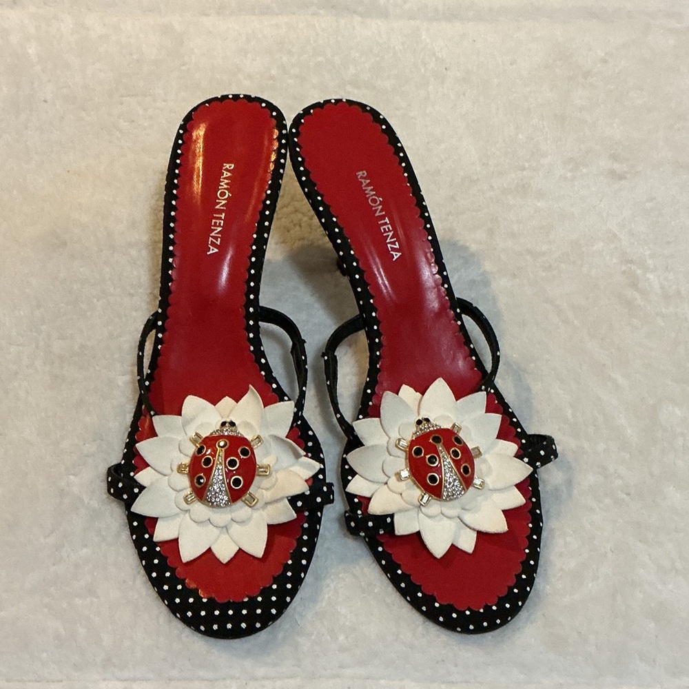 Ramon Tenza Red and White Ladybug Flower Slide Sandals